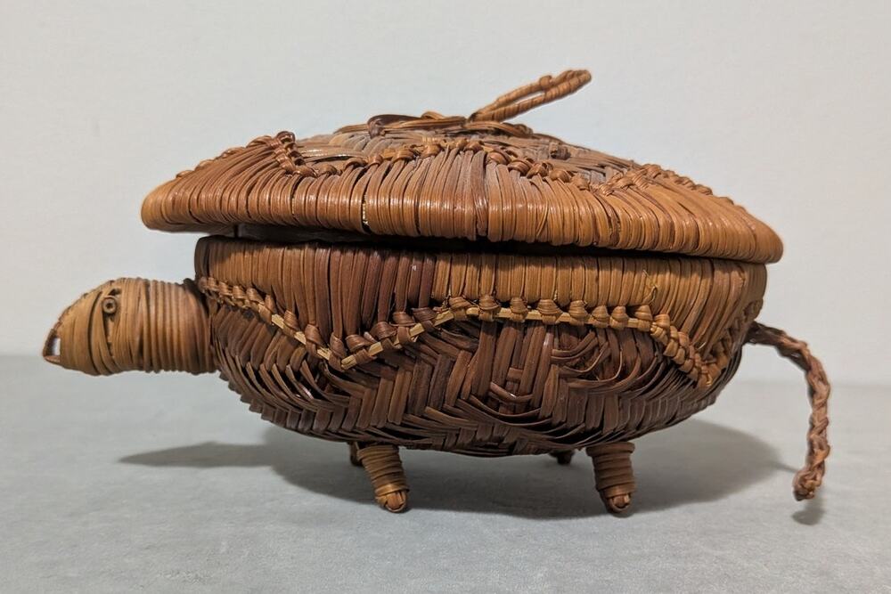 Vintage Hand Woven Wicker Turtle Basket Lidded Trinket Box Rattan Tortoise